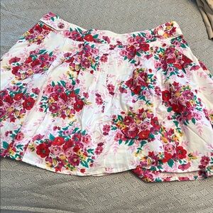 Size 14/ uk size 16 cotton floral circle skirt- side zip button details at waist